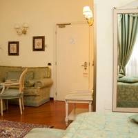 Daniel's Hotel 