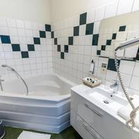 Chenal Hotel 