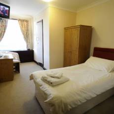 Globe Hotel 