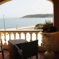 Vogue Hotel 