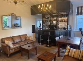Ebury Hotel 