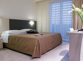 Cube Hotel 
