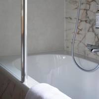 Hotel 7B 