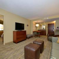 Oshkosh Premier Waterfront Hotel & Convention Center 
