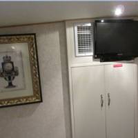 Ocean Romance Dockside Bed & Breakfast Yacht 