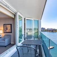 Victoria Regent Waterfront Hotel & Suites 