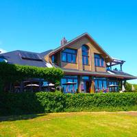 Spinnakers Gastro Brewpub & GuestHouses 