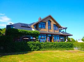 Spinnakers Gastro Brewpub & GuestHouses 