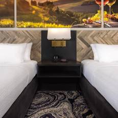 GuestHouse International Inn-Biltmore 