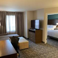 Staybridge Suites - Calgary Airport 