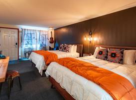 Bend Three Sisters Inn and Suites 