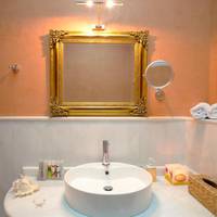 Casa Moazzo Suites and Apartments 