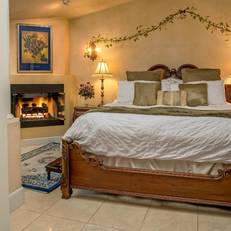 Candlelight Inn Bed and Breakfast 