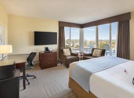Coast Victoria Harbourside Hotel 