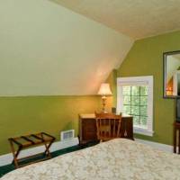 Bacon Mansion Bed and Breakfast 