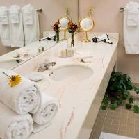 White Mountain Hotel and Resort 