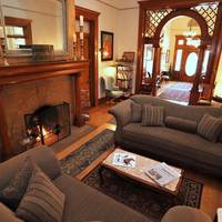 Royal Elizabeth Bed & Breakfast 