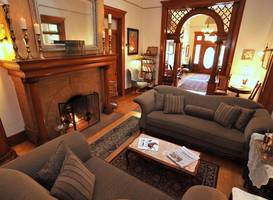 Royal Elizabeth Bed & Breakfast 