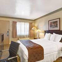 Travelodge Everett City Center 
