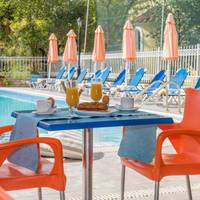 Tsolakis Studios & Apartments 
