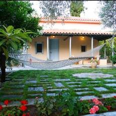 Aretousa Studios & Apartments 