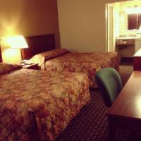 Super 8 Calgary Motel Village 