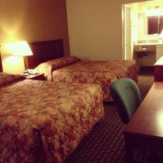 Super 8 Calgary Motel Village 