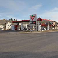 Colonial Square Inn & Suites 