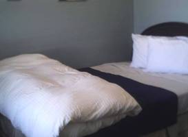 Fish Inn Bed and Breakfast 