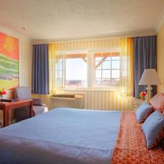 Bay Shores Peninsula Hotel 
