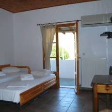 Siroco's Rooms And Studios 