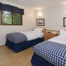 Overlander Mountain Lodge 