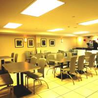 Super 8 Downtown Toronto 