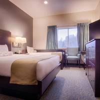Sun & Ski Inn and Suites 