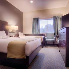 Sun & Ski Inn and Suites 
