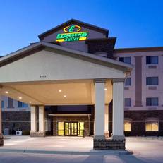 Expressway Suites Fargo 