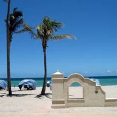 Walkabout Beach Resort 