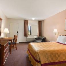 Travelodge Bakersfield 