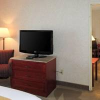 ClubHouse Inn & Suites 