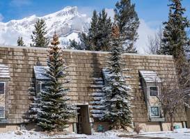Tunnel Mountain Resort 