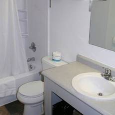 Moonlight Inn & Suites 