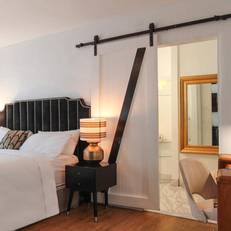 Posh Palm Springs Inn 