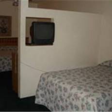 Colonade Motel Suites 