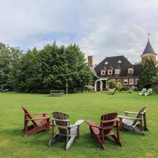 Chateau Murdock Gite 