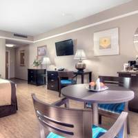 Dinah's Garden Hotel 
