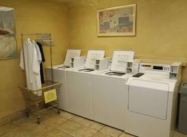Viscount Suite Hotel 