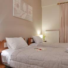 Tsironis Guesthouse 