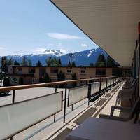 Alpine Inn & Suites 