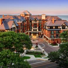 Oak Bay Beach Hotel 
