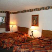 Adobe Inn & Studios 